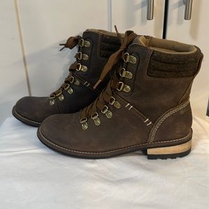 Kodiak waterproof boots. Women’s 6.5.